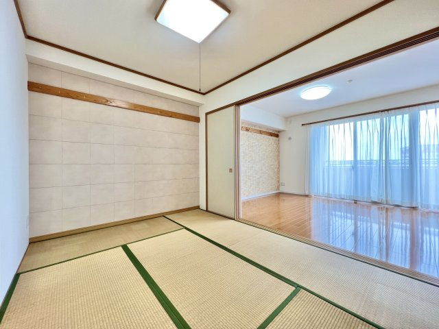 ディークラディア 浜松宮竹の和室|約5.9帖の和室になります。来客用のお部屋としても活用していただけます。押入も備わっております。