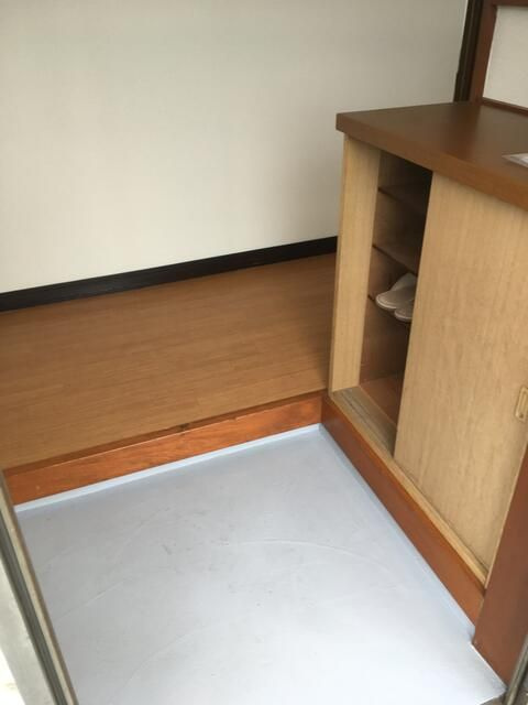 関屋ハイツの玄関