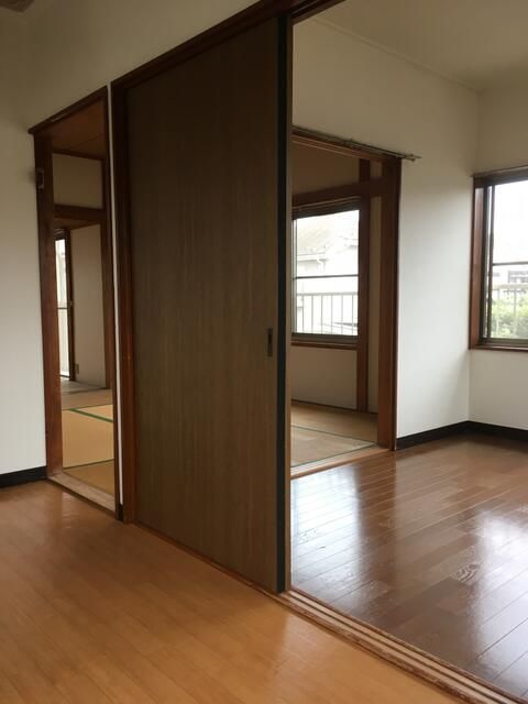 関屋ハイツの居間・リビング