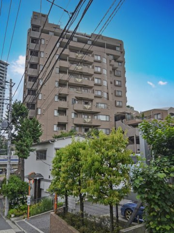 朝日マンション白金通りの外観|「恵比寿」駅徒歩１３分！スーパーやコンビニ近く買物便利な耐震基準適合マンション、朝日マンション白金通りは即日現地案内可能となっておりますので、お気軽にお問い合わせください！