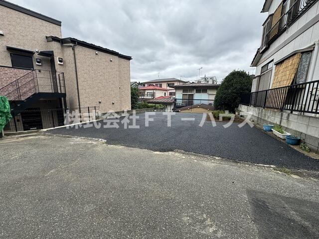 クラッソの駐車場