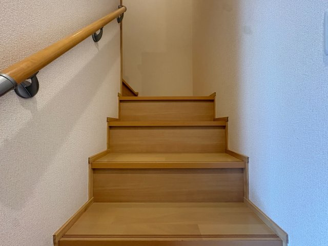 下石原３丁目戸建の玄関