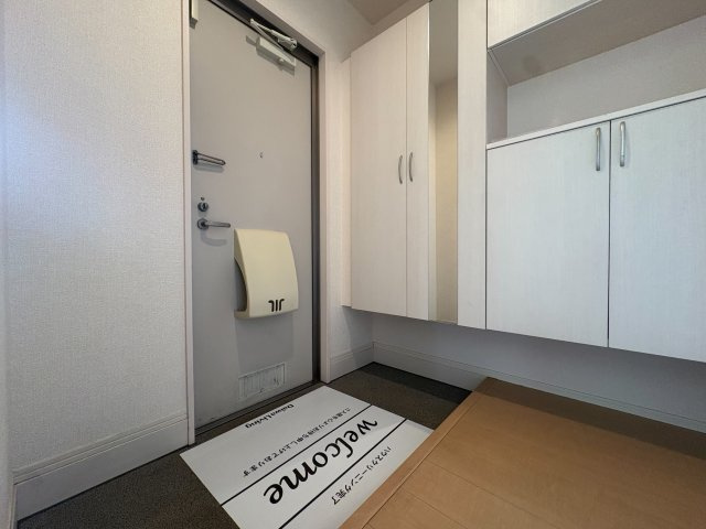 下石原３丁目戸建の玄関