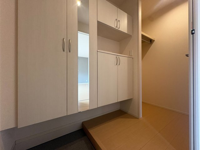 下石原３丁目戸建の玄関