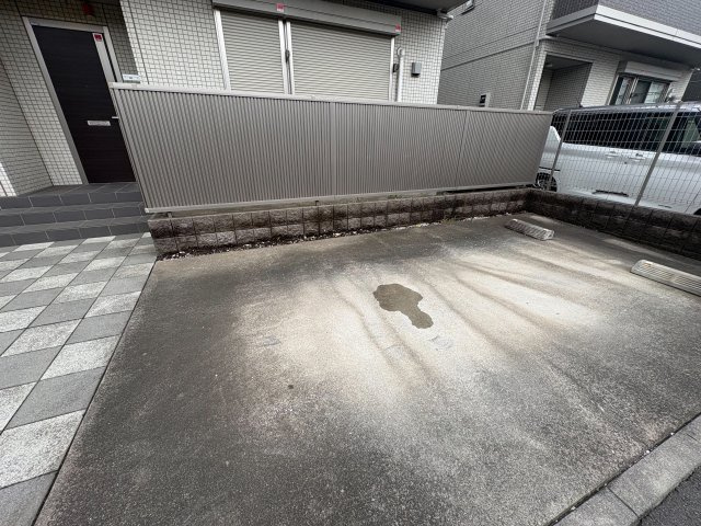 下石原３丁目戸建の駐車場