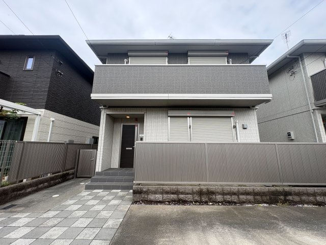 下石原３丁目戸建のエントランス