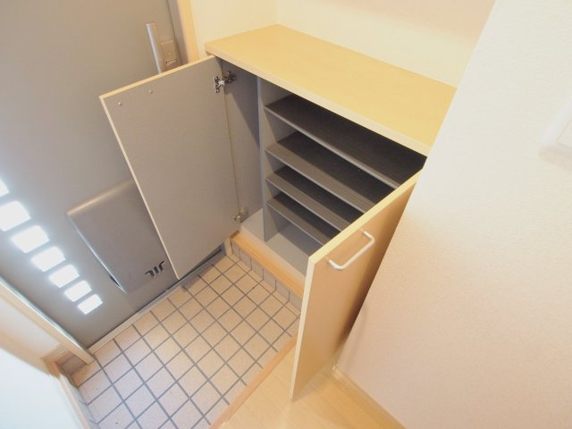 リバーサイド中野　A棟の玄関