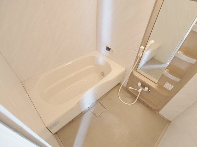 リバーサイド中野　A棟の浴室