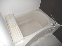 コンパクトで使いやすいお風呂です