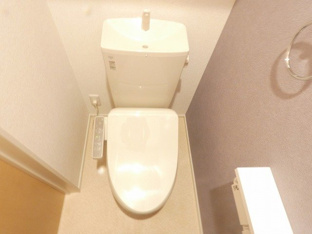 コンパクトで使いやすいトイレです