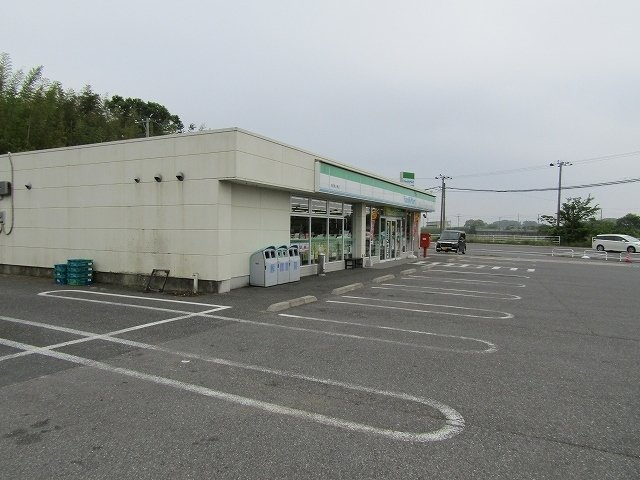 ファミリーマート茂原新小轡店まで850m