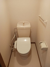 ゆったりとした空間のトイレです