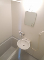 コンパクトで使いやすいお風呂です