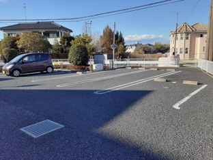 車をお持ちの方に嬉しい駐車場付きの物件です