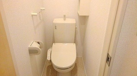 ゆったりとした空間のトイレです