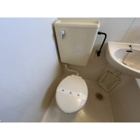 清潔感のあるトイレです