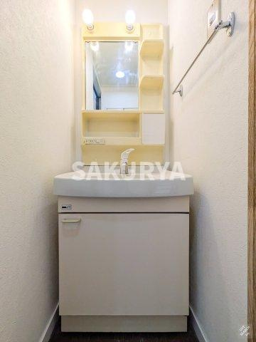 ラフェスタ足利本城の独立洗面台|2026年9月撮影。