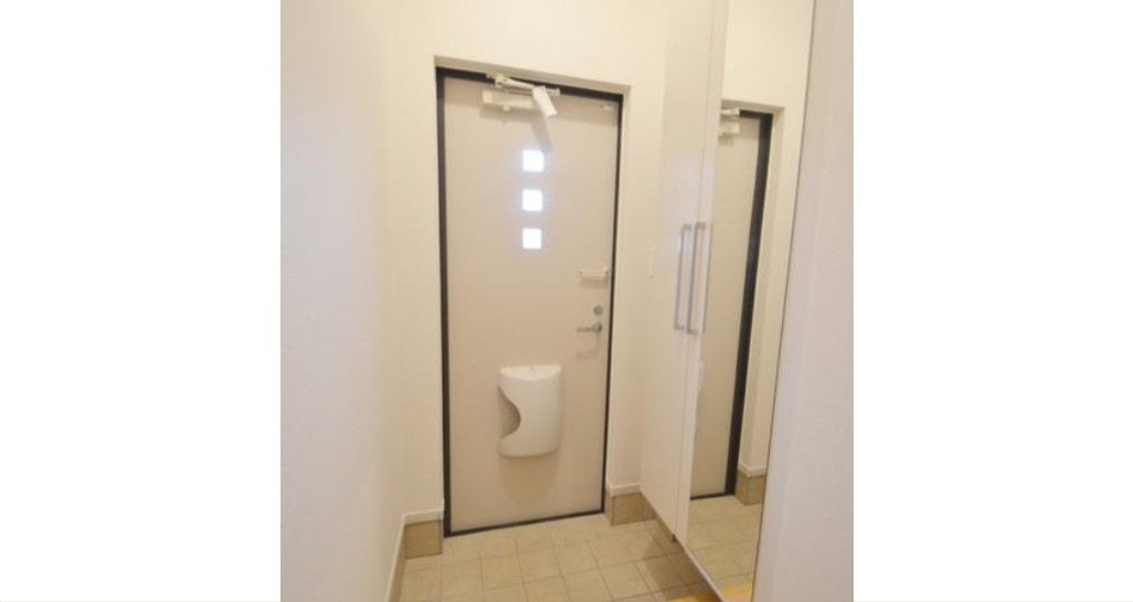 ヴィ　コンフォールⅢの玄関|※同建物別部屋参照