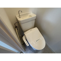 コンパクトで使いやすいトイレです