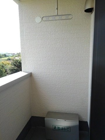 落ち着いた時間を過ごせるバルコニーです
