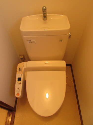 フォーレス・いすずBのトイレ