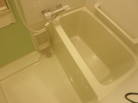 コンパクトで使いやすいお風呂です