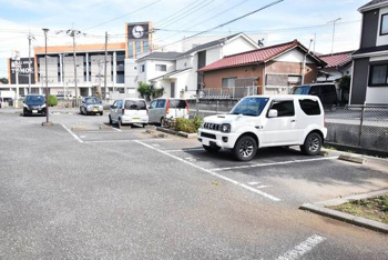 駐車場があるので、車を買う予定の方も安心です