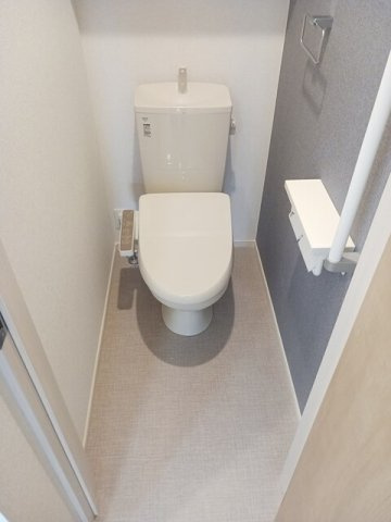 コンパクトで使いやすいトイレです