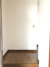 収納もある玄関です