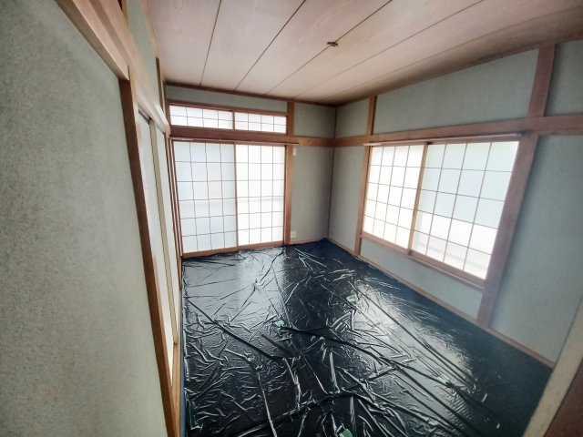日本らしい落ち着いた雰囲気の和室です
