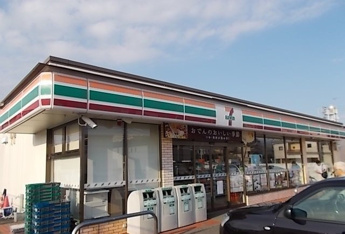 セブンイレブン上新田店まで180m