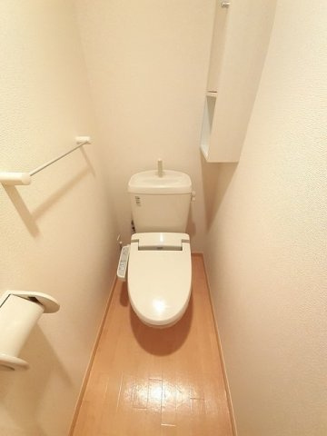 ゆったりとした空間のトイレです