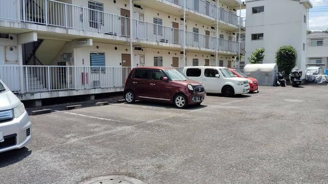 グリーンパーク田園１９号の駐車場