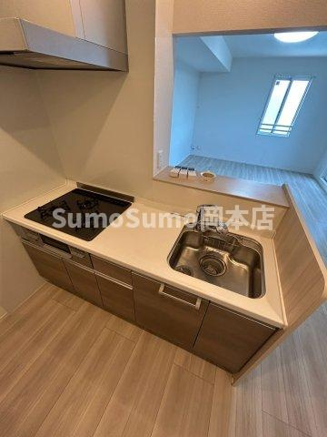 神戸市東灘区住吉宮町１丁目のアパートのキッチン|コンパクトなキッチンで掃除もラクラク