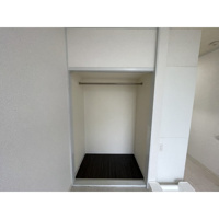 明るい色調の室内です