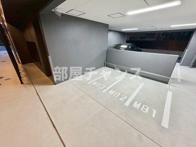 エステムコート名古屋上前津の駐車場