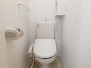 清潔感のあるトイレです