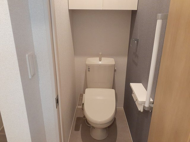 コンパクトで使いやすいトイレです