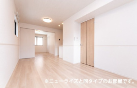 ゆったり過ごせる居間です