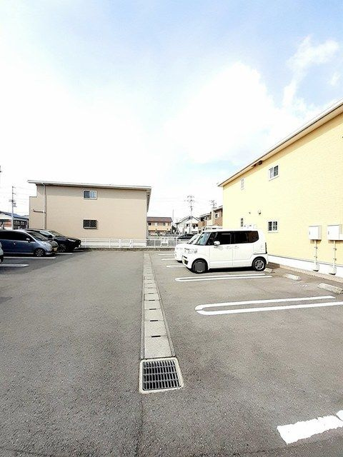 ソレイユの駐車場