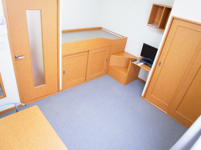ゆったり過ごせる居間です