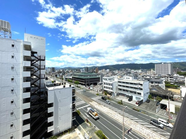 ライオンズマンション高知中宝永町の展望|バルコニーからの眺望。遠くまで見渡せます。