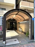 毎日通るエントランスはこのようになっています