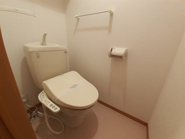 ゆったりとした空間のトイレです