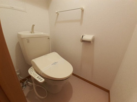 ゆったりとした空間のトイレです