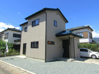 【庭】 | 【再生住宅】石和町唐柏 | お庭も活用できます