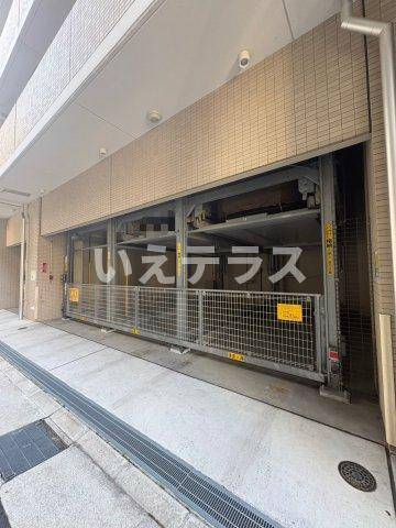 S-RESIDENCE神戸元町の駐車場