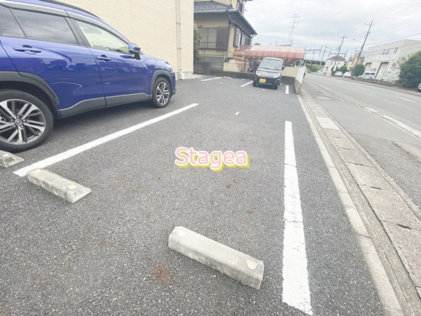 プランドールの駐車場