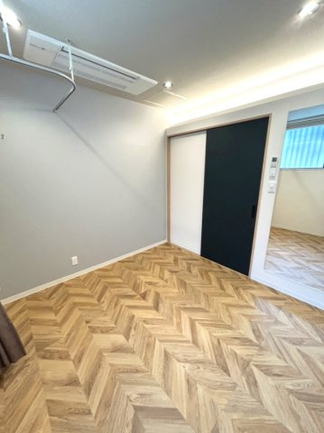 レジデンス國富1階店舗の内装|Ethtetic Room