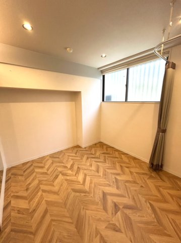 レジデンス國富1階店舗の内装|Ethtetic Room